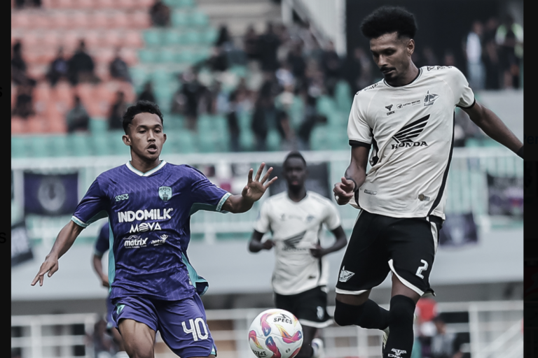 Persita VS PSM